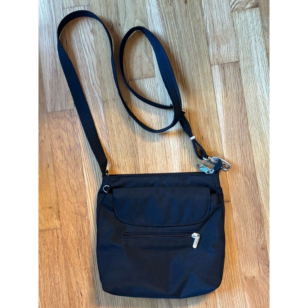 Travelon Black Nylon Zip Shoulder Bag w/ Inner & Outer Pockets